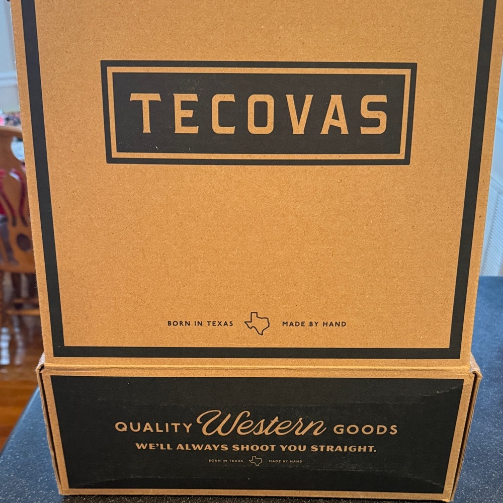 Tecovas Brown and Black Western Box - Picture 2 of 5